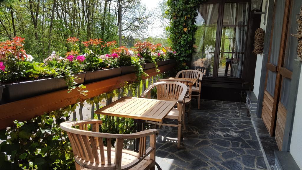 Chalet Sur Lesse Hotel Maissin Exterior photo